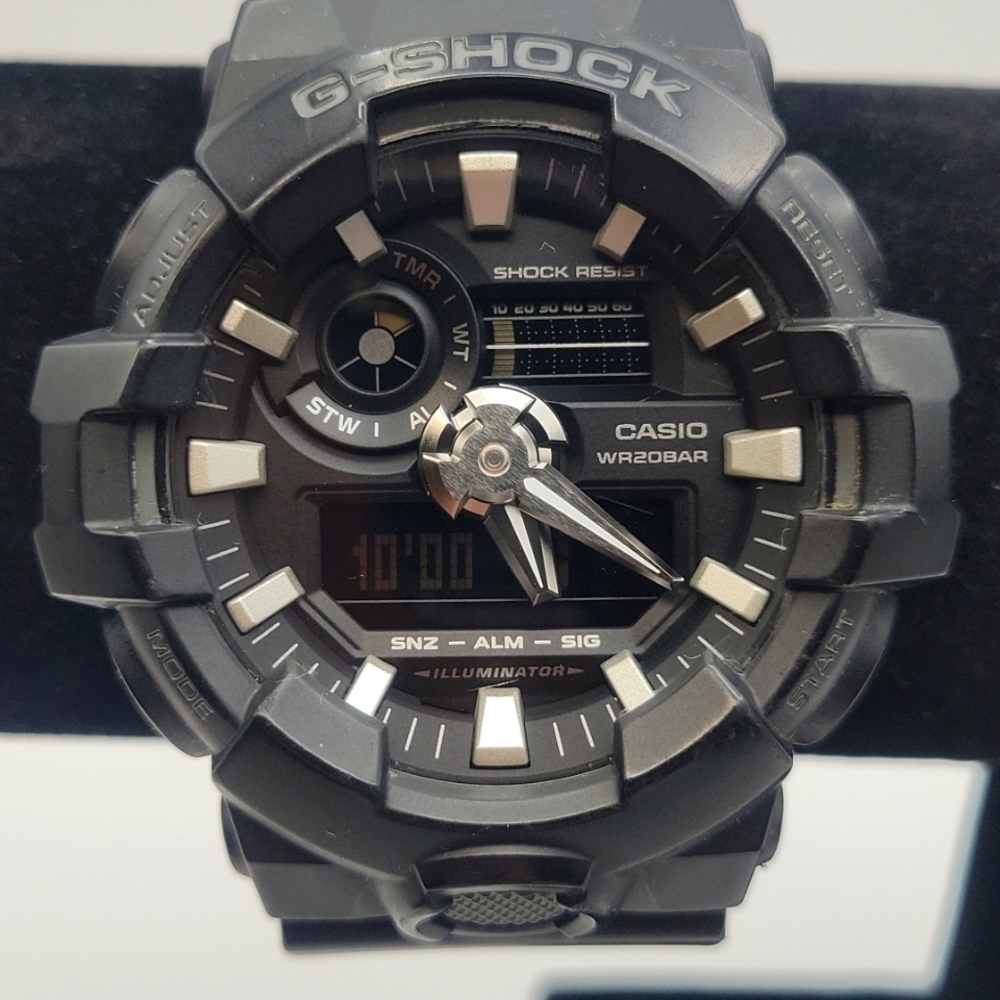 Casio G Shock model 5522 GA-700